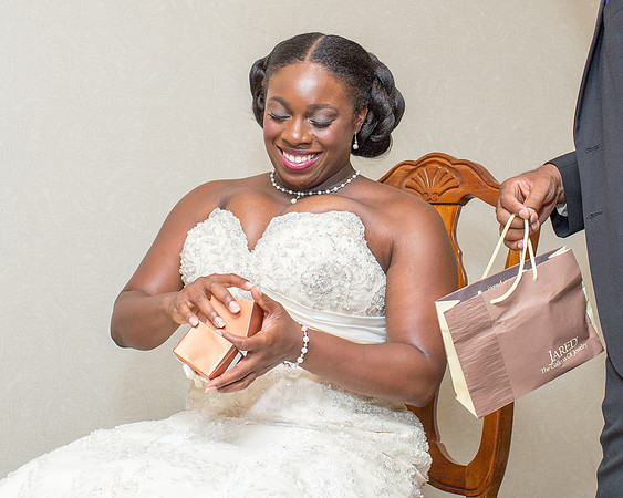 The Getting Ready Photos35