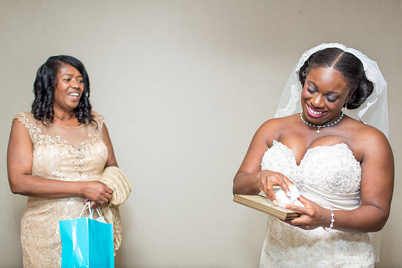 The Getting Ready Photos40