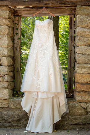 The Getting Ready Photos9