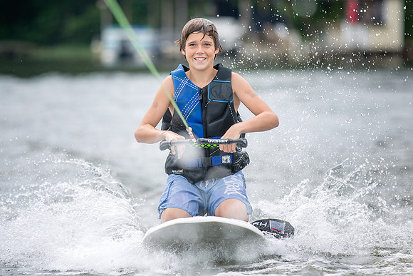 Jason Kneeboarding2