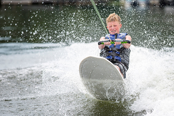 Andrew Kneeboarding2