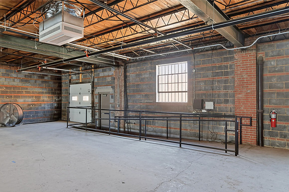2928 West Leigh St.-17