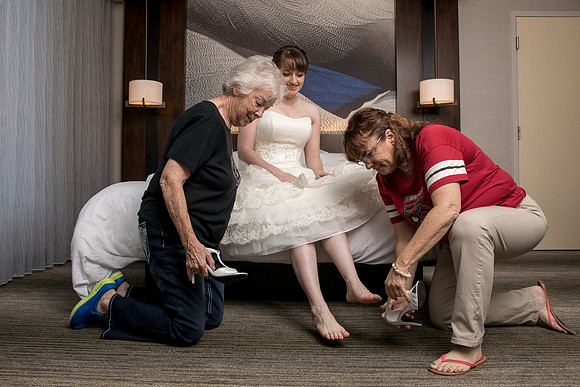 The Getting Ready Photos16