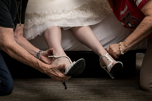 The Getting Ready Photos18