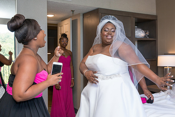 The Getting Ready Photos65