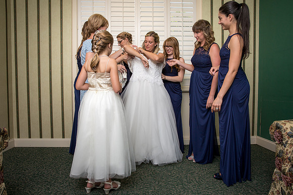 The Getting Ready Photos27