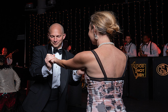 Illumination Gala-112
