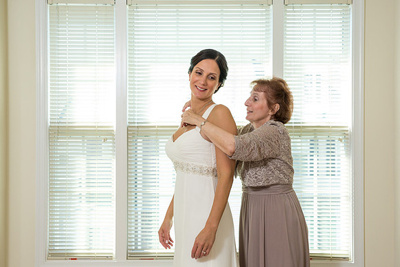The Getting Ready Photos40