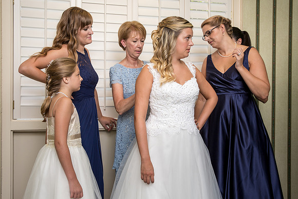The Getting Ready Photos37